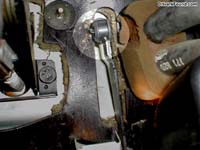 gaspedal3s.jpg (17807 bytes)